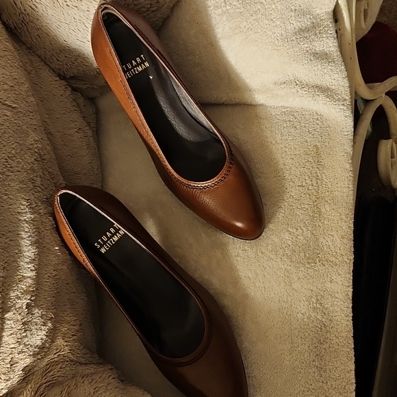 Stuart Weitzman caramel brown heels - Picture 3 of 3
